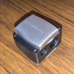 eyeliner pencil sharpener